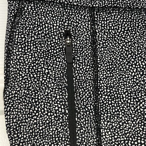 Lululemon Leggings Size 4 Invigorate 7/8 Tight Chakra Print Alpine White Black - Picture 5 of 10